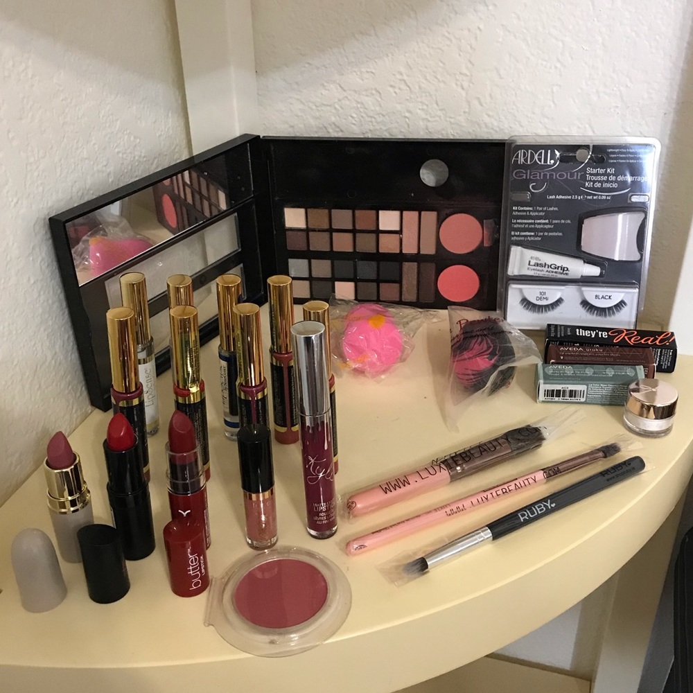 Makeup lot